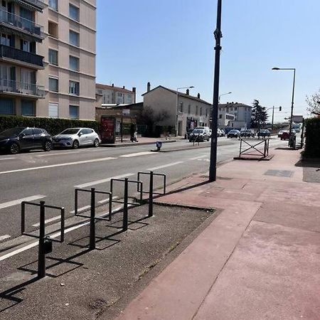 Le Pressense Appartement Vénissieux Buitenkant foto