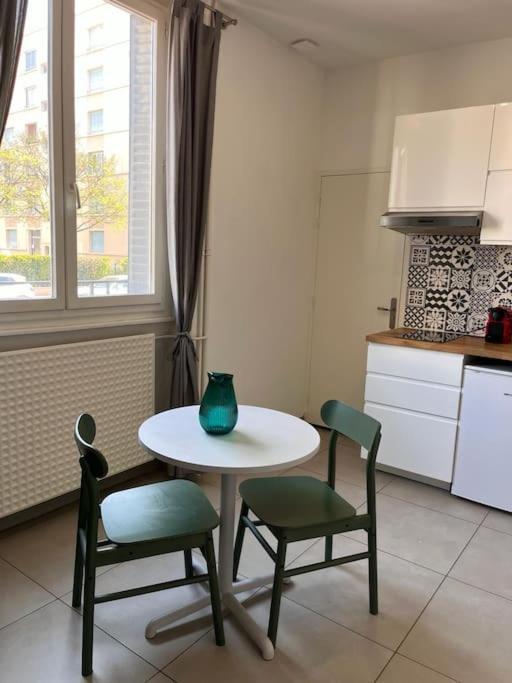 Le Pressense Appartement Vénissieux Buitenkant foto