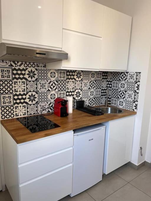 Le Pressense Appartement Vénissieux Buitenkant foto